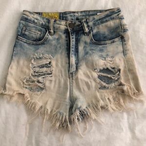 Hot girl summer High waisted jeans.